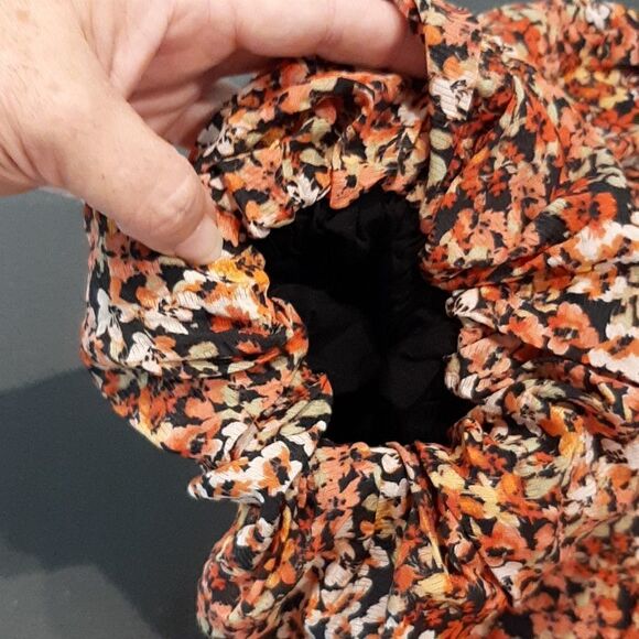 MinkPink Leaf Print Puff Sleeve Top - Picture 5 of 7